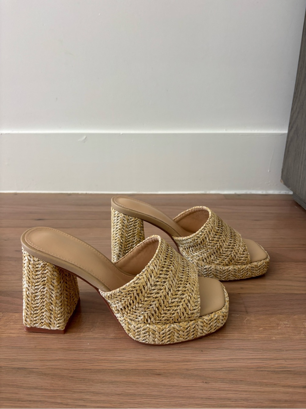 Woven Platform Mule Heels - Natural Straw